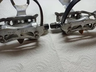 Pedales bicicleta carretera clásica Zeus LEER