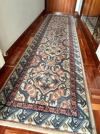 Alfombra de pasillo diseño clásico