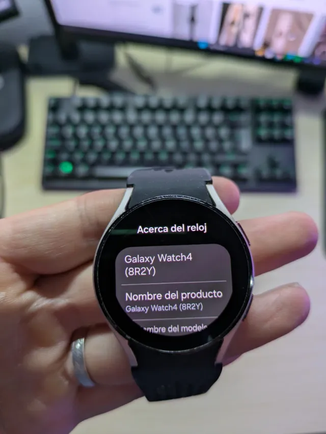 Samsung Galaxy Watch 4 in oro rosa