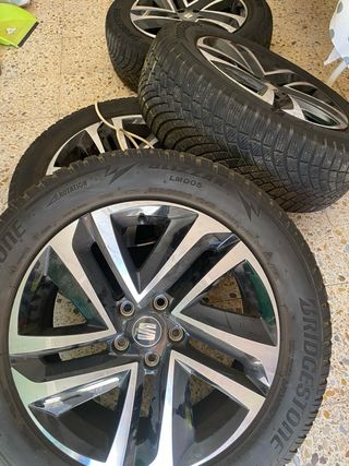 Llantas R18 BLIZZAK LM005 235/55R18