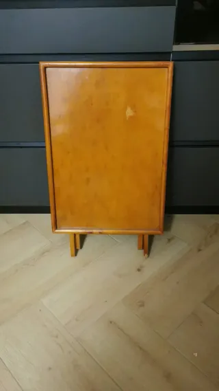 Mesa auxiliar plegable de madera