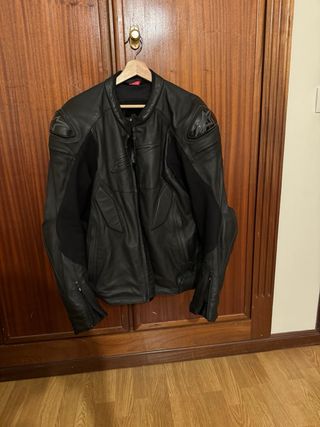 Casaco de Couro Alpinestars Preto.