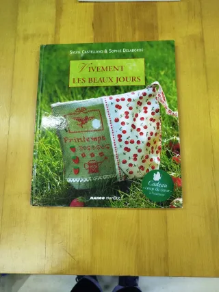 Libro punto de cruz Vivement les beaux jours