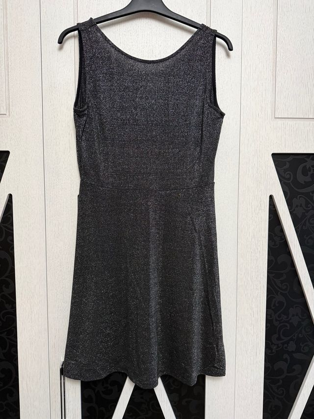 Vestido fiesta plateado y negro