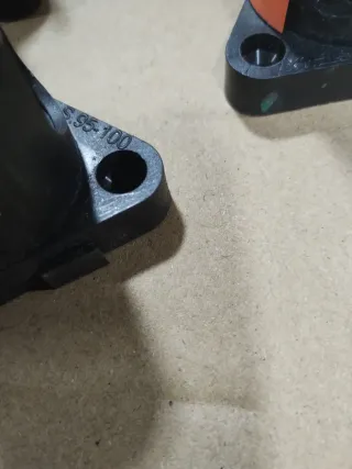 Borne Eléctrico Seguridad Naranja