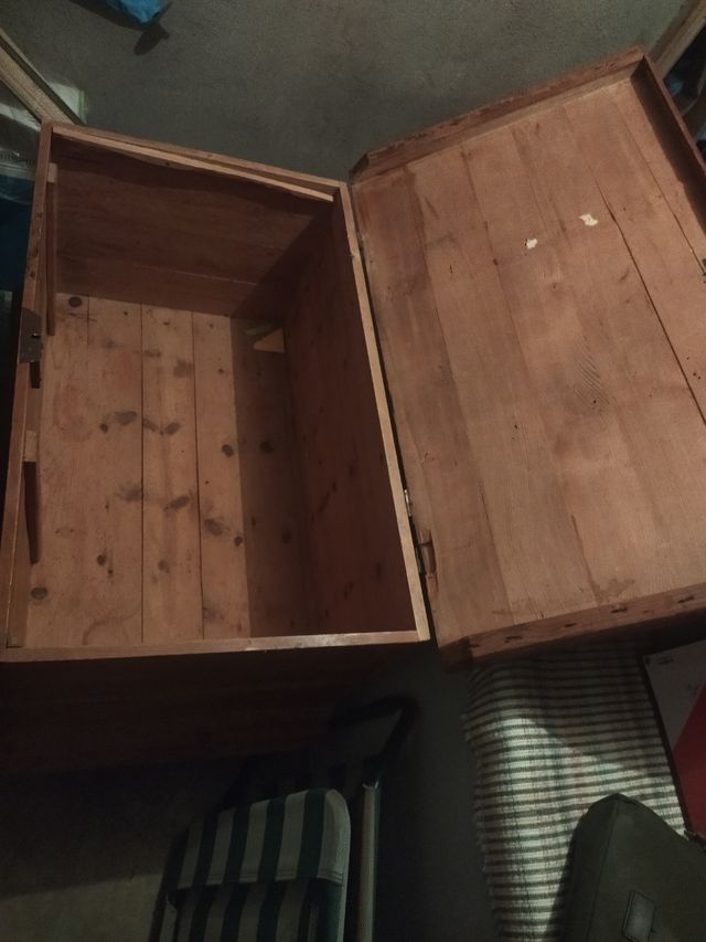 Arca de madera centenaria