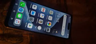 Teléfono Móvil con Cargador y Cable