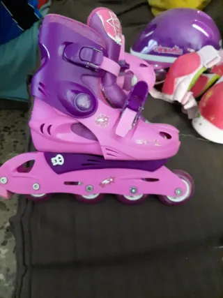 Patines niña rosas y morados