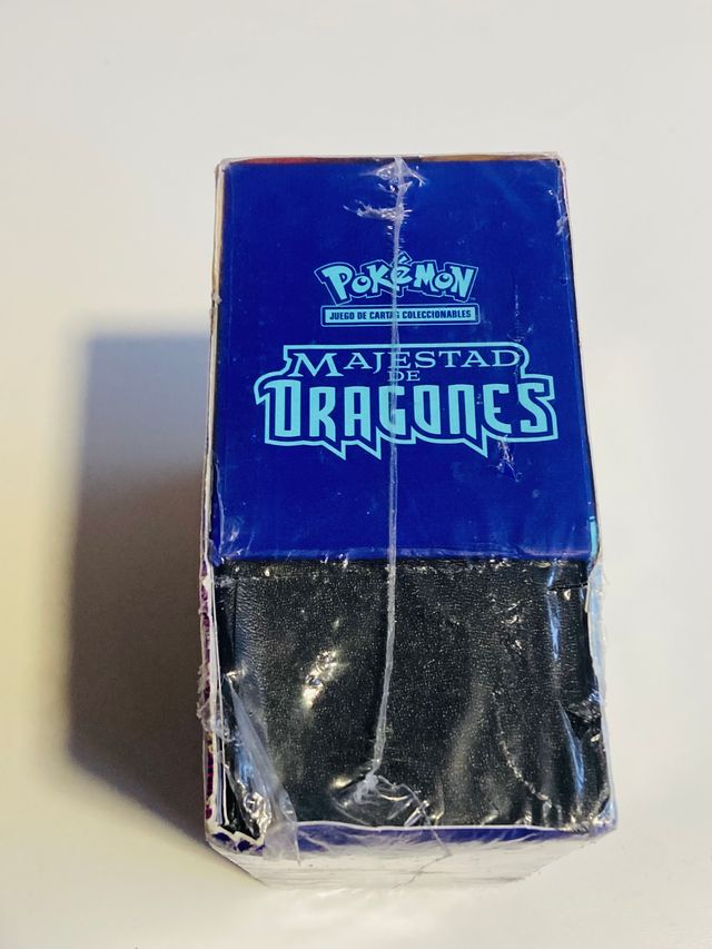 Caja Pokemon ETB Majestad de Dragones