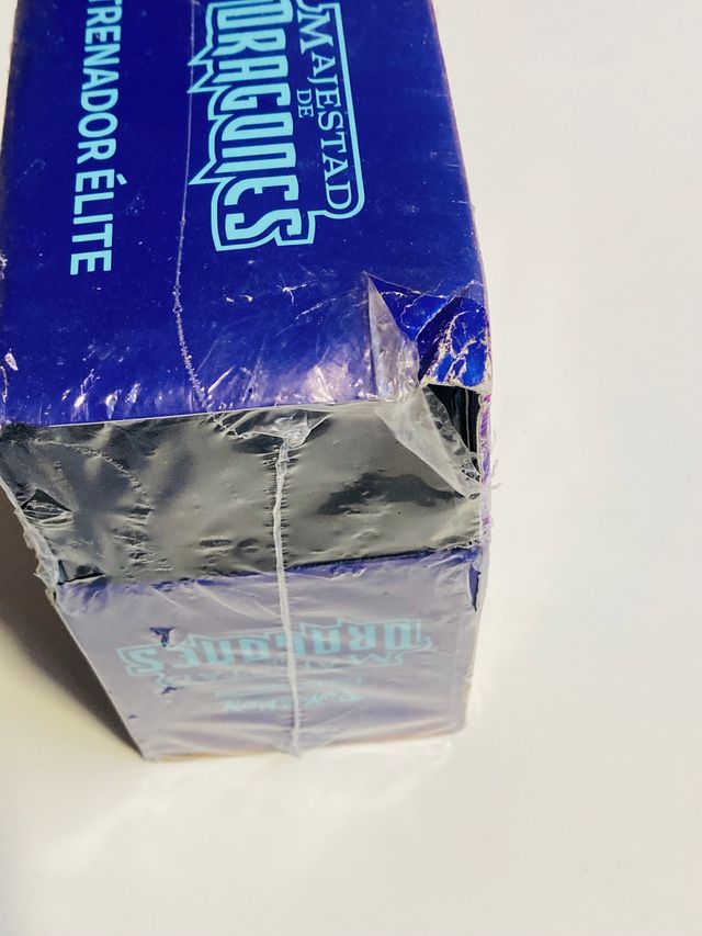 Caja Pokemon ETB Majestad de Dragones