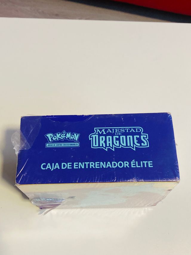 Caja Pokemon ETB Majestad de Dragones