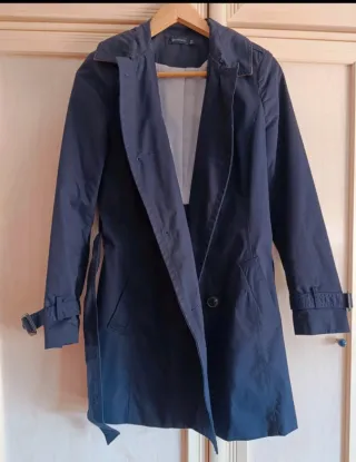 Gabardina Azul Marino Stradivarius Talla S