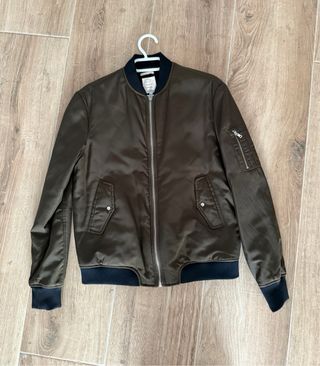 Chaqueta bomber caqui acolchada Zara