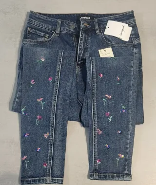 Pantalones Desigual con flores