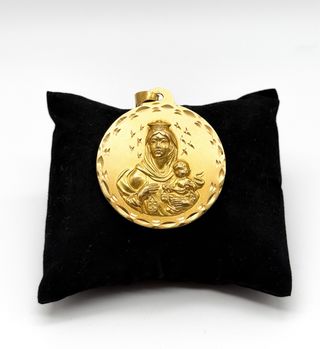 Medalla Virgen del Carmen con Jesús de oro 18kt