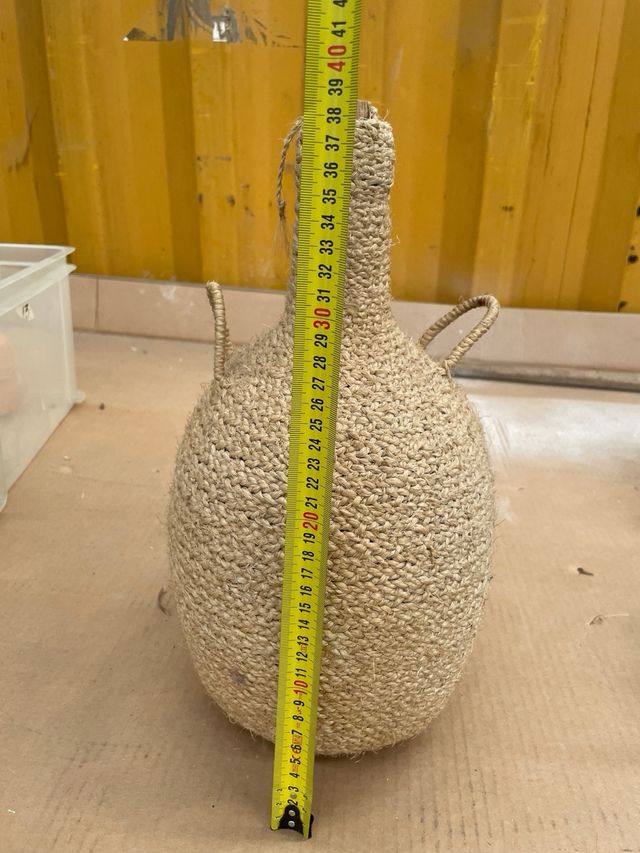 Damajuana forrada de yute