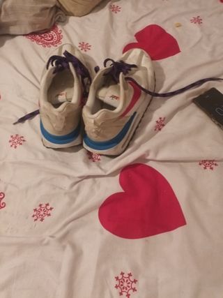 Zapatillas Nike blancas y buen estado