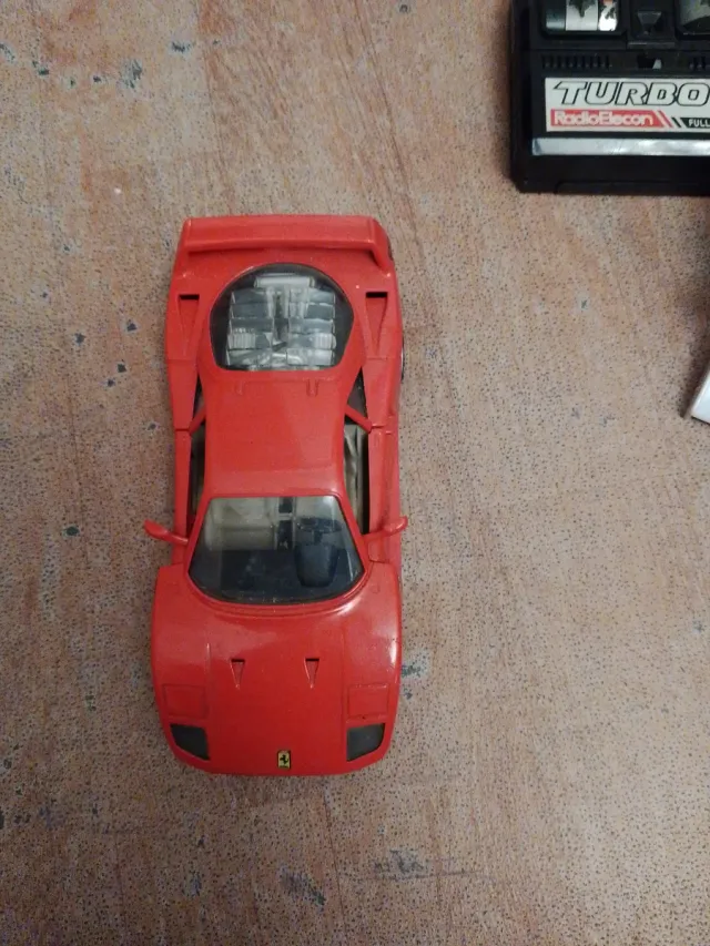 Ferrari F40 1987 Burago 1/18