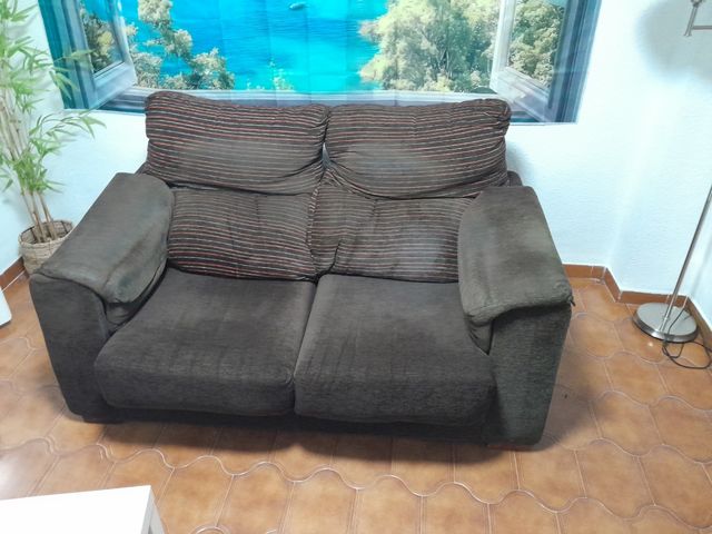 Sofá de 2 plazas de tela marrón