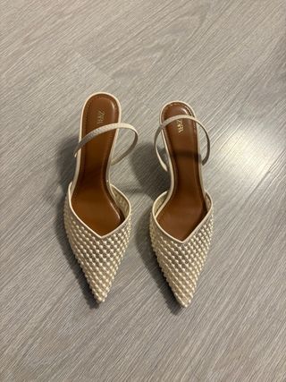 Zapatos tacón Zara blancos