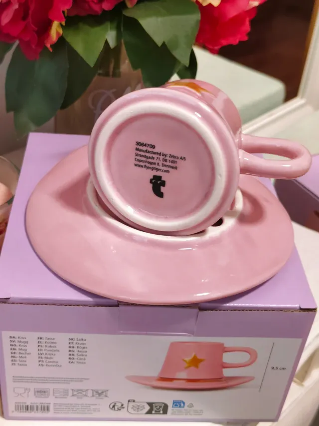 Taza y plato rosa con estrella dorada colección