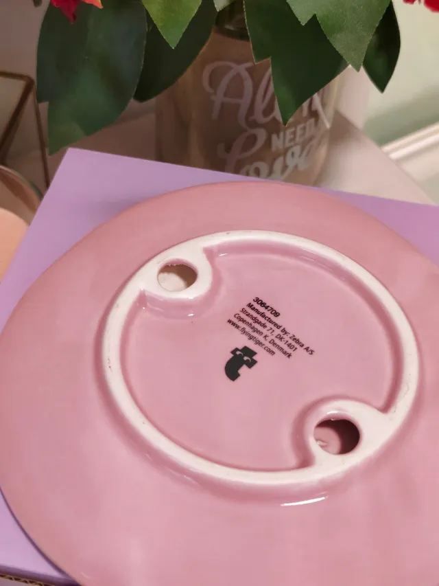 Taza y plato rosa con estrella dorada colección