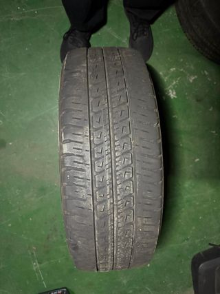 UN Neumático Fulda 205-65R16C 107-105T