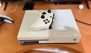 Xbox One S Blanca