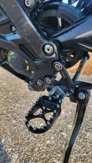 Surron Light Bee L1e 2025 Ciclomotor