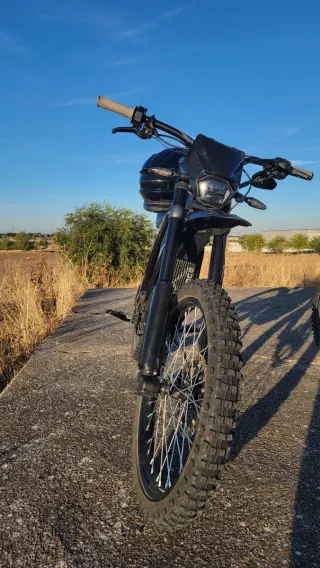 Surron Light Bee L1e 2025 Ciclomotor