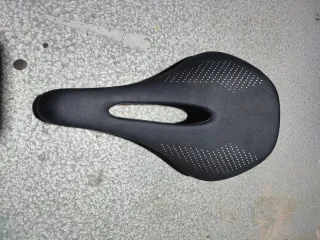 Sillín de carbono ultraligero