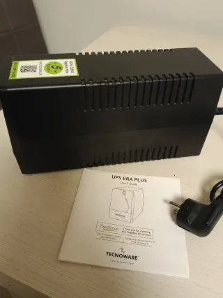 UPS Tecnoware 900VA Gruppo di continuità.