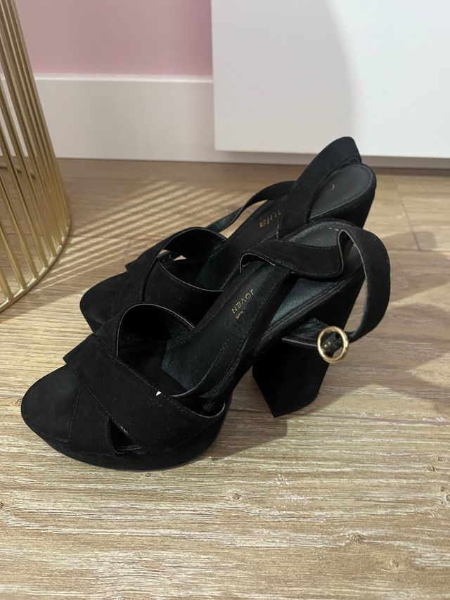 Zapatos de tacón negros