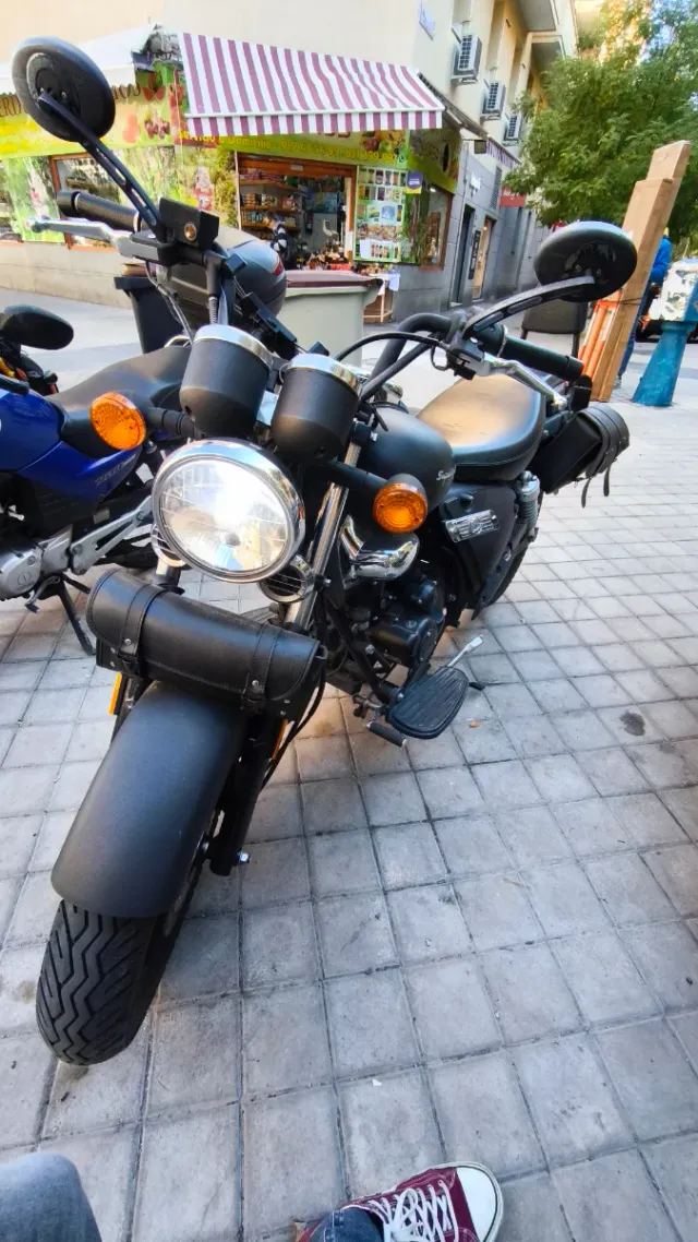 Keeway Superlight 125 Negra