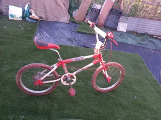 Bicicleta BMX Roja