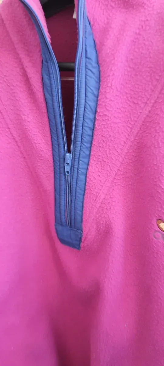 Felpa rosa con zip e disegno