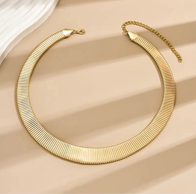 Elegante Collar Choker Geométrico Dorado Mujer!
