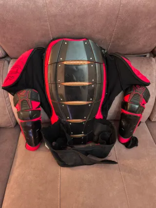 Peto integral protección descenso bici marca Fox