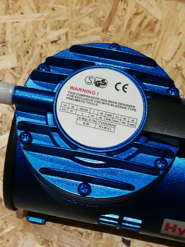 Mini compresor de membrana Hymair.