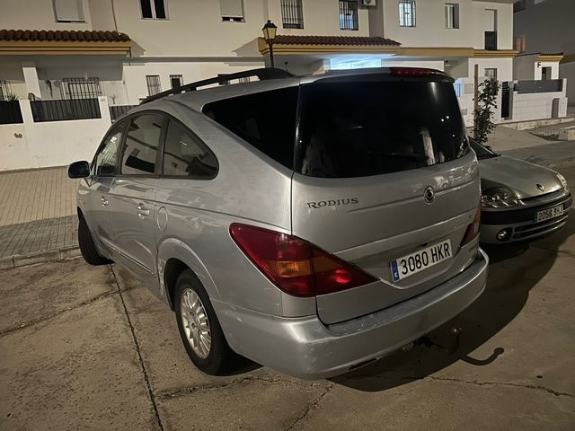 SsangYong Rodius 2012