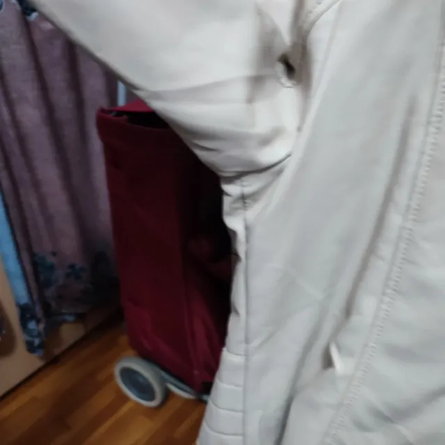 Cazadora piel beige con borrego