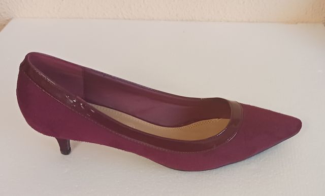 ZAPATOS DE SALON ROJOS DE TACÓN BAJO