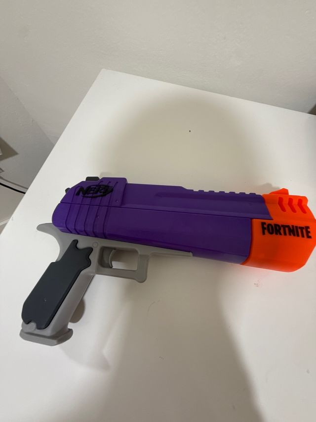Pistola Nerf Fortnite Morada y Naranja