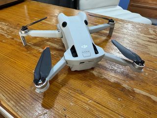 Dron DJI Mini 4 Pro