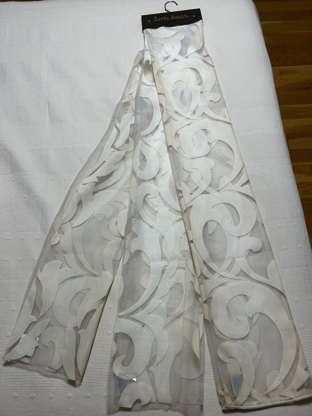 Muestrario tela diseño floral blanco