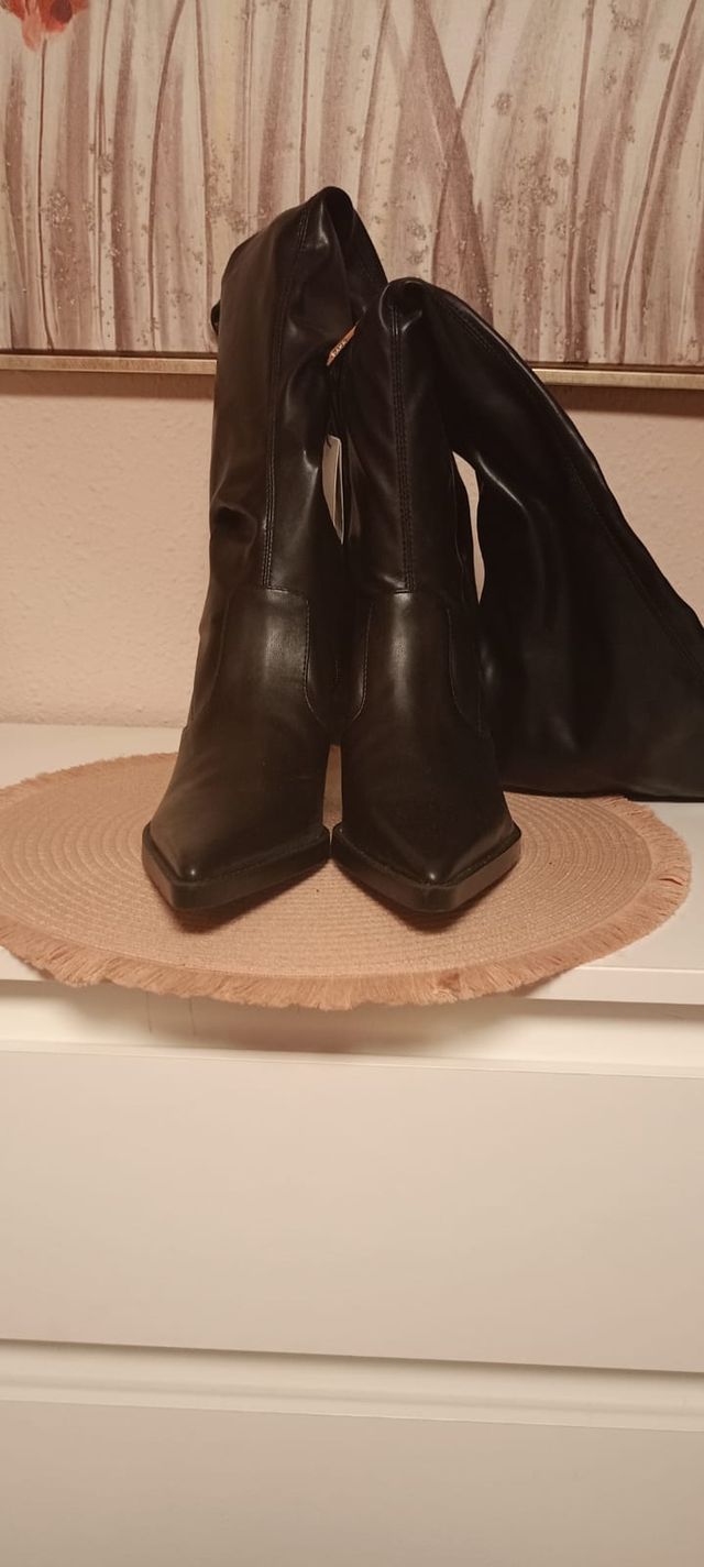 Botas altas ZARA negras talla 40