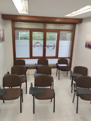 9 Sillas Academia con Pala