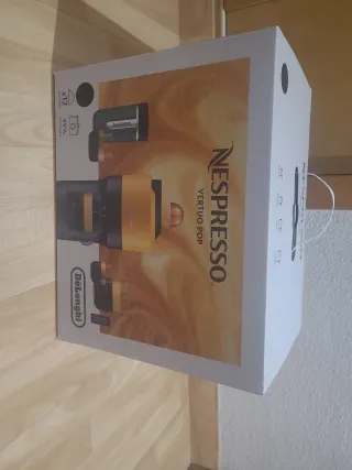 Cafetera Nespresso Vertuo Pop Negra