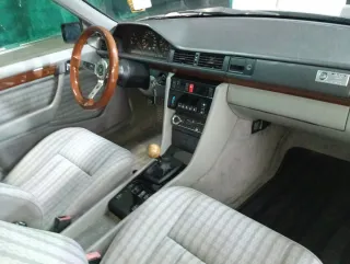 Mercedes-Benz Clase E 1993 réplica E500