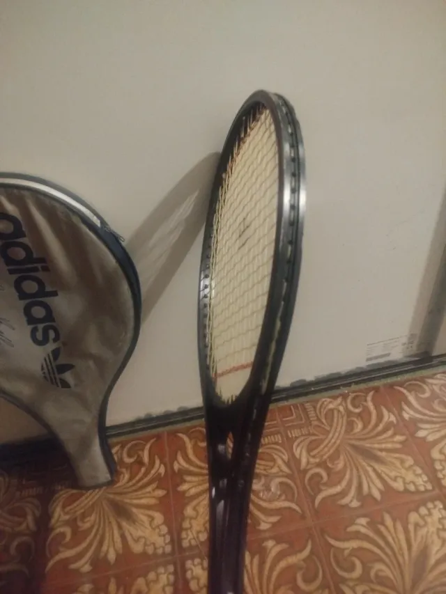 Raqueta de Tenis Adidas con funda